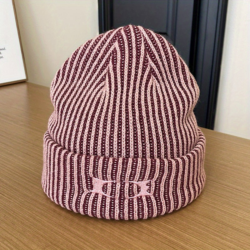 Conjunto de gorro de invierno cálido y grueso, con estampados en azul/blanco, negro/blanco y rojo/blanco.