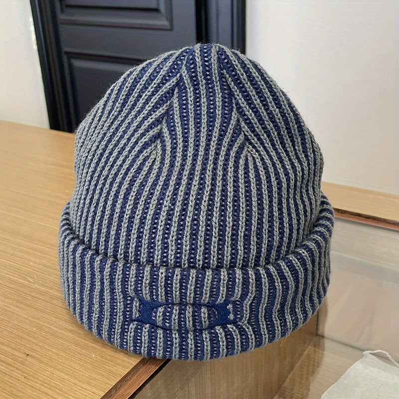 Conjunto de gorro de invierno cálido y grueso, con estampados en azul/blanco, negro/blanco y rojo/blanco.