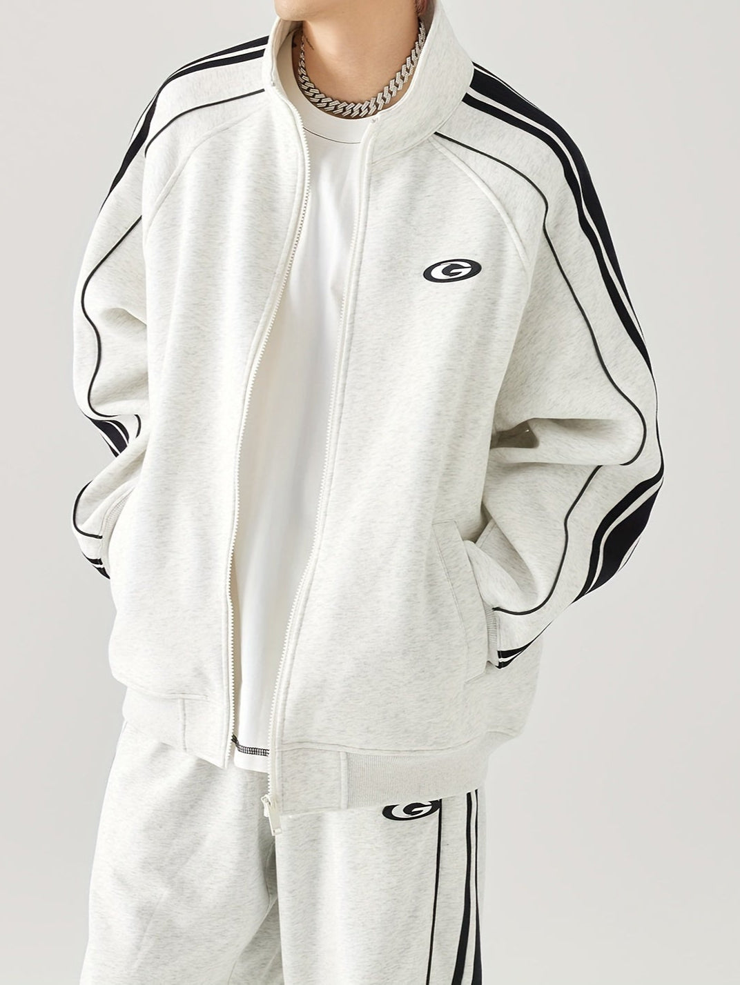 Sudadera casual con cremallera y bandas laterales - Mezcla de algodón, cuello alto, mangas largas, bolsillos grises