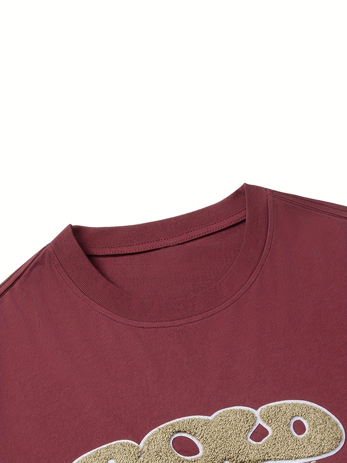 Men’s casual cotton T-shirt with embroidered pattern